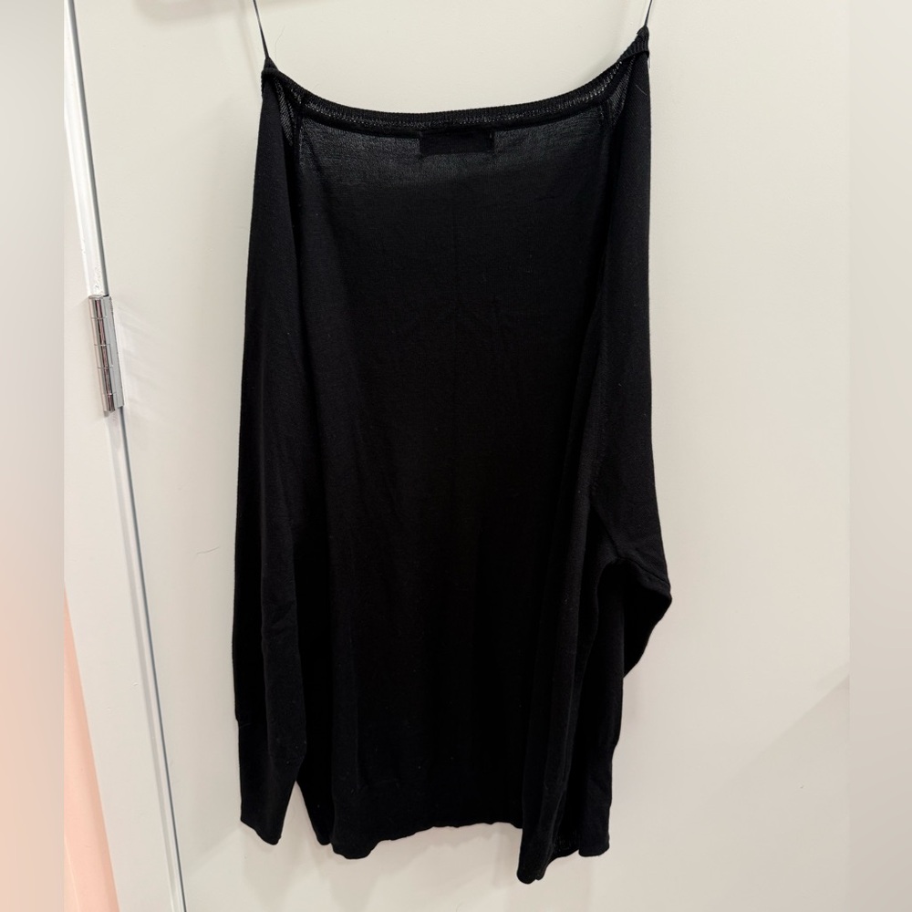 Zara Women's Classic Black Crew Neck Sweater - Picture 2 of 2